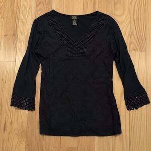 Detailed navy top